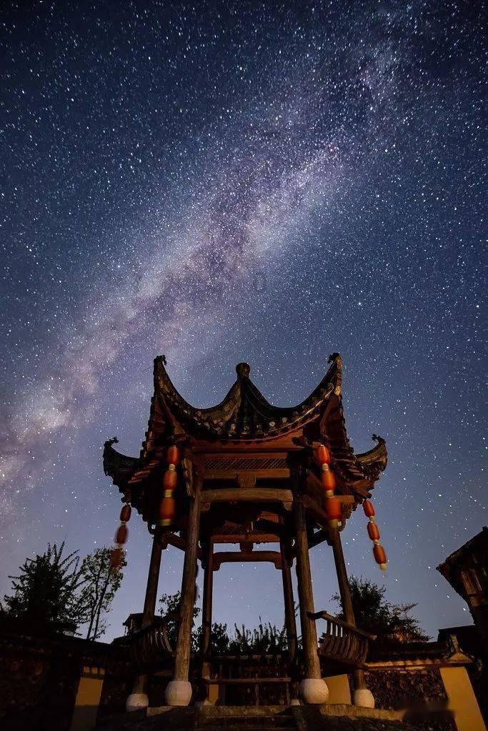 贾玲《热辣滚烫》被卷入诈骗风波，赵丽颖版花千骨时隔九年被怀念
