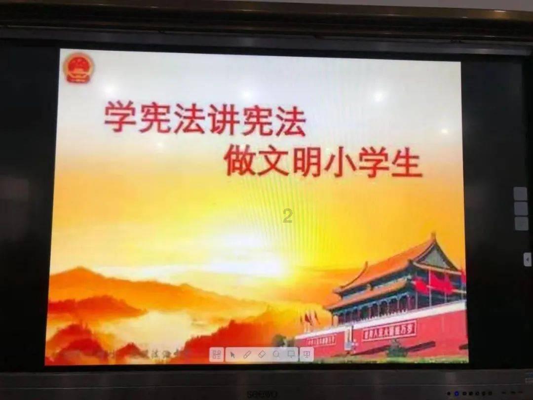 如果女人的工资只能养得起自己，该不该恋爱结婚生子?游戏画面